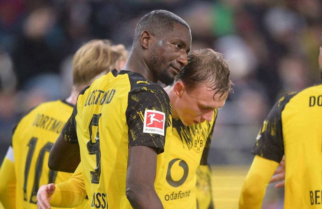 德甲第9轮战报:多特客场10小胜奥格斯堡,升至积分榜第2